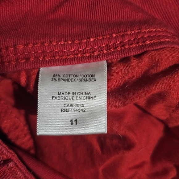 Dollhouse brand red denim shorts - Picture 3 of 3